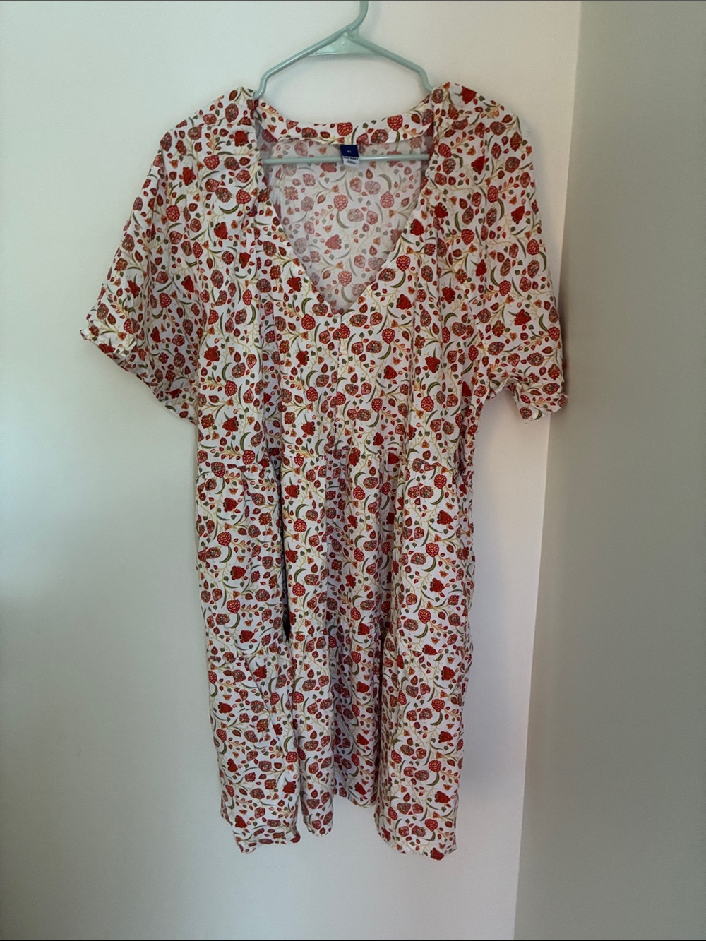 Old Navy Deep V Voluminous Dress XL Cream Red Floral w/Pockets Boho Mini Swing